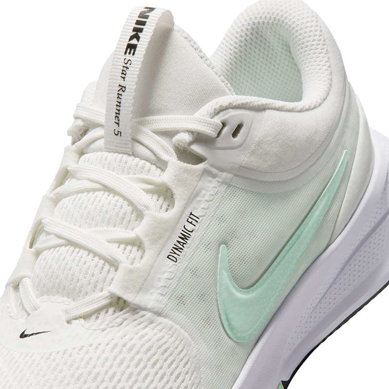 NIKE（ナイキ） スニーカー ジュニア ランニングシューズ 22.5-25cm