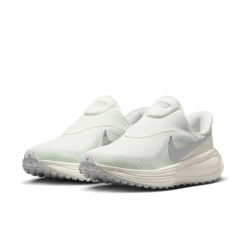NIKE（ナイキ） 手を使わずにサッと履ける ランニングシューズ