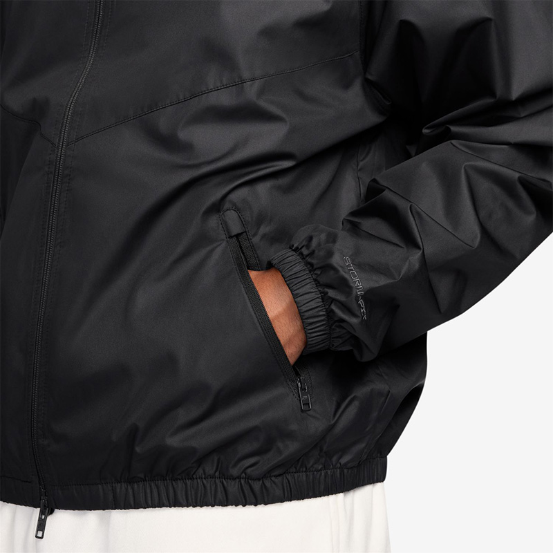 NIKE フード付きウィンドブレーカー XXL ブラック　春秋ジャンバー Nike フード付きウィンドブレーカー XL ブラック・ホワイト レディース