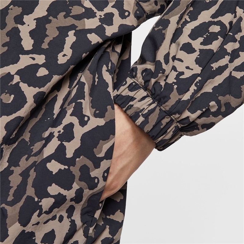 NIKE（ナイキ） ウィンドブレーカー レディース ウーブン プリンテッド