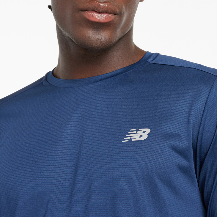 【美品】ニューバランス　シンプル万能トレーニング長袖フルジップスポーツウェア― New Balance ニューバランス レディース ニットジャケット