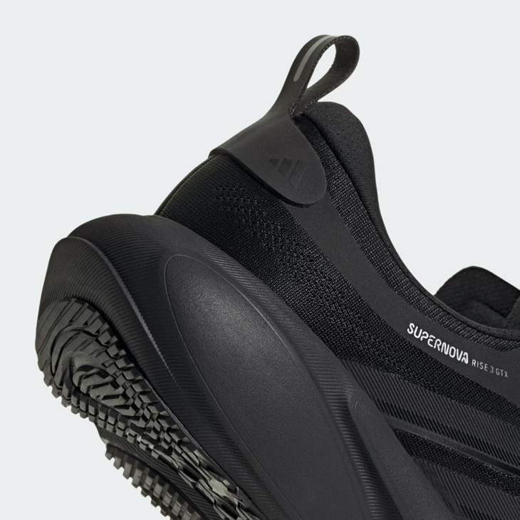adidas（アディダス） ランニングシューズ 防水 メンズ スーパーノヴァ
