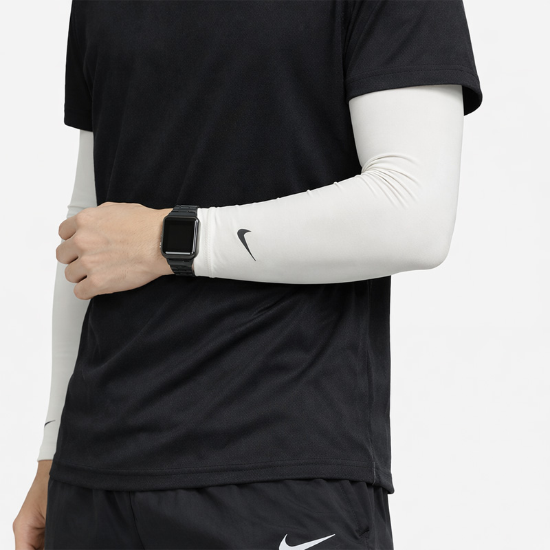 NIKE（ナイキ） アームカバー ロング丈 両腕 ライトウェイト
