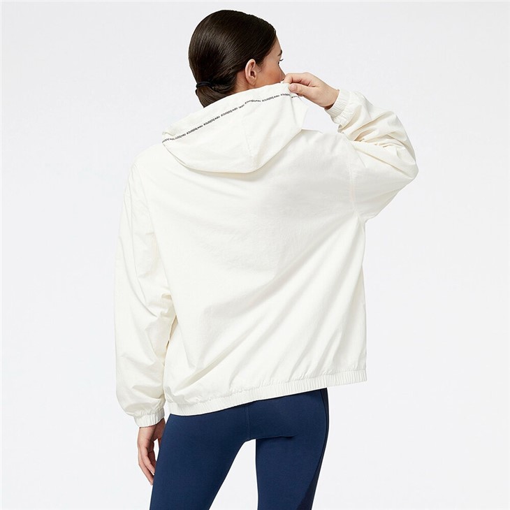 New Balance ニューバランス ウィンドブレーカー レディース