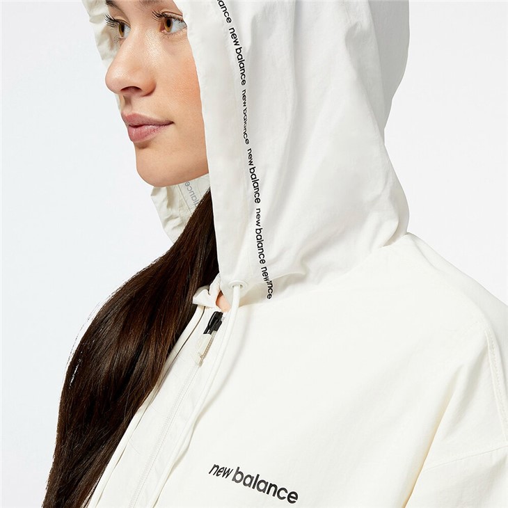 New Balance ニューバランス ウィンドブレーカー レディース