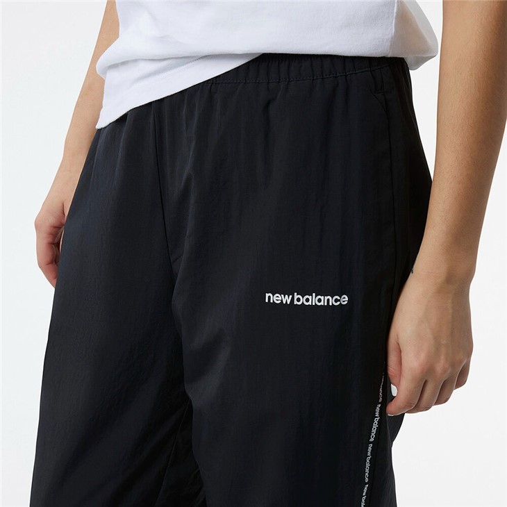 New Balance ニューバランス ウィンドブレーカー レディース