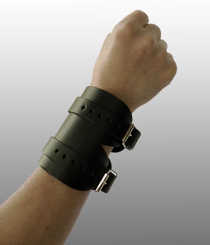 レザー2連ベルトのバングル ブレスレッド パンク スタイル ロック