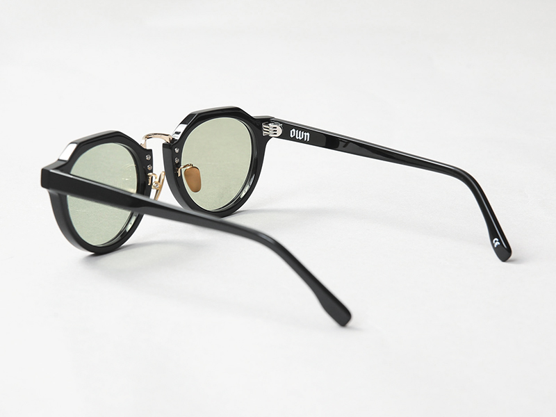 極美品　999.9　サングラス　F-03NPI　ブラックレンズ　グリーン オウン OWN OW-09BK-SMGRN #09 BLACK / SMOKEY GREEN ボストンタイプ