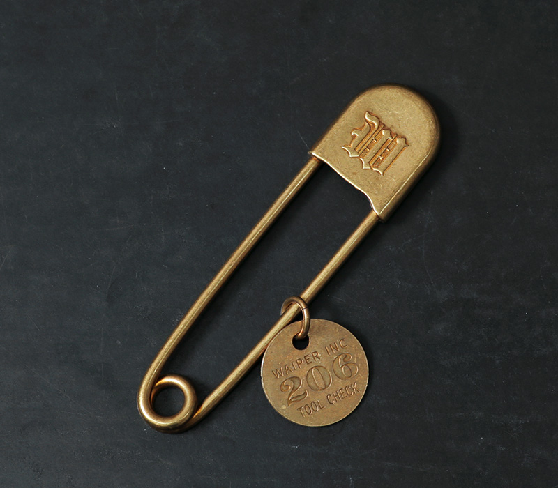 BUTTON WORKS ×WAIPER.inc LAUNDRY PIN BUTTON WORKS ボタンワークス WAIPER別注 LAUNDRY PIN