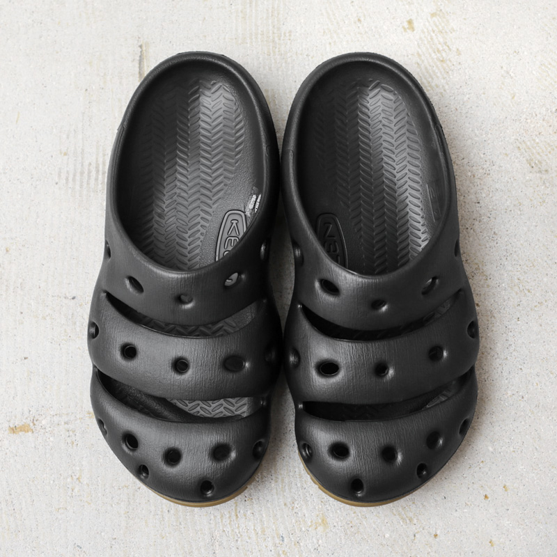 ほぼ未使用 KEEN キーン　YOGUI ヨギ　　クロックサンダル KEEN キーン YOGUI ヨギ クロッグサンダル アウトドア ビーチ