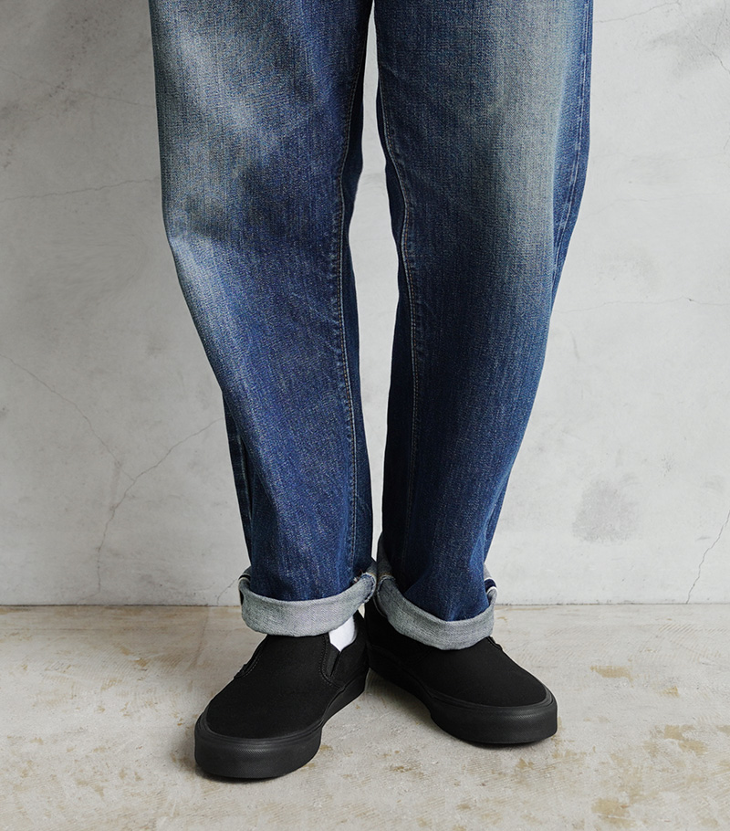 VANS（ヴァンズ） VN000EYEBKA CLASSIC SLIP-ON スニーカー BLACK