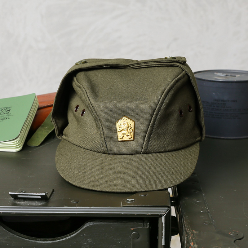 チェコ軍 制帽 階級章付き ミリタリー コスプレ 楽天市場】ドイツ軍放出品 帽子 NVA 女性兵士 ドレスハット
