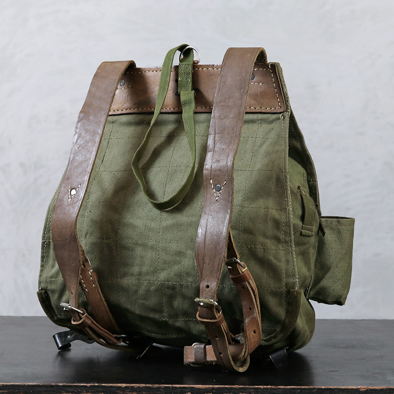 ミリタリー　イタリア軍　バッグパック　リュック　サバゲー　ヴィンテージ 実物 新品 デッドストック イタリア軍 コットンキャンバス