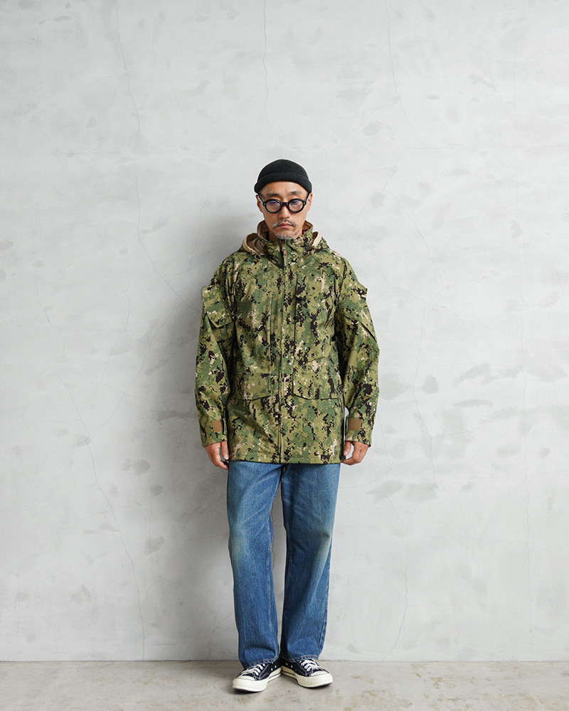 米海軍実物　ミリタリージャケット　GORE-TEX Type III AOR2 実物 新品 デッドストック 米海軍 NWU GORE-TEXパーカー TYPEIII