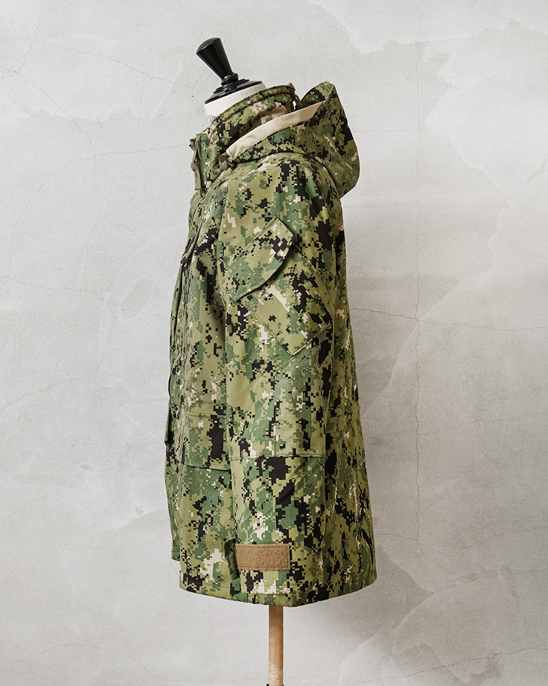 米海軍実物　ミリタリージャケット　GORE-TEX Type III AOR2 MILITARY 実物 新品 デッドストック 米海軍 NWU GORE-TEX