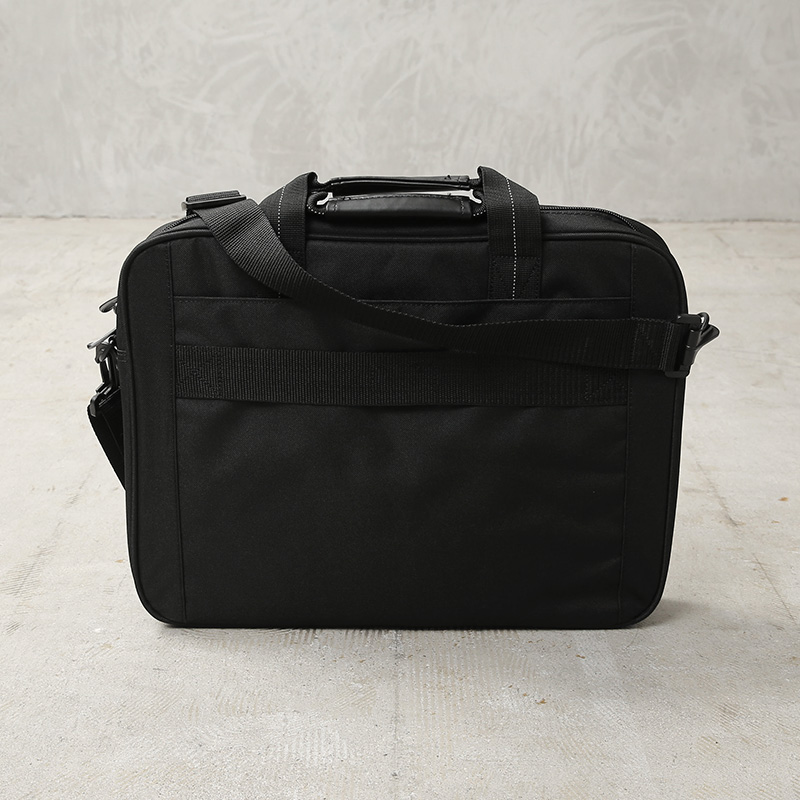 Targus（ターガス） 新品 米軍放出 Targus社製 16インチ PC用 ラップ