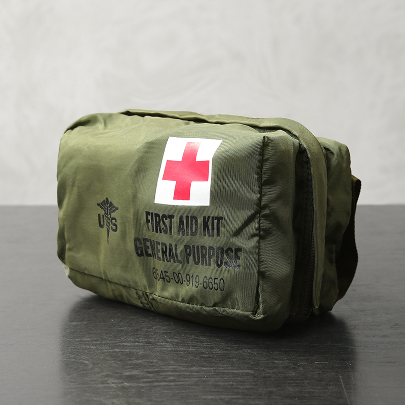 米軍放出未使用品 超希少品 医療機器整備用 100点以上 アタッシュケース付き MILITARY（ミリタリー） 実物 新品 デッドストック 米軍 FIRST AID KIT