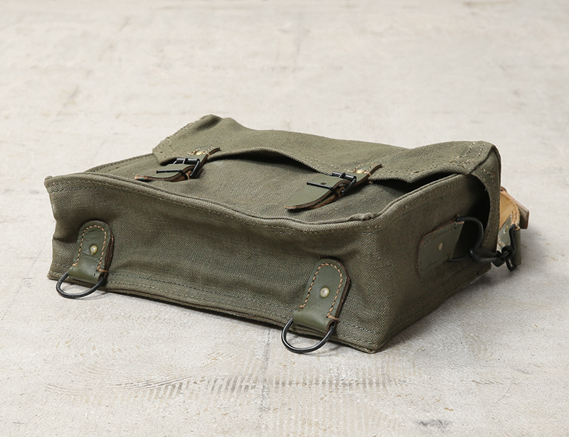 MILITARY（ミリタリー） 実物 USED フランス軍 ビンテージ アーモ