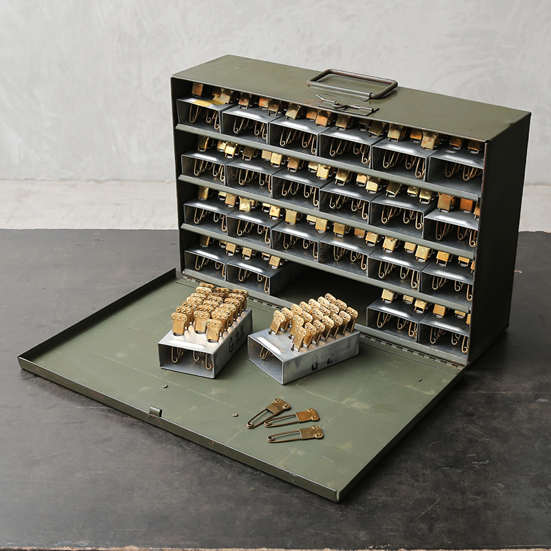 超特大　真鍮製　鍵型壁飾り　アメリカ製60's ヴィンテージ　希少品 MILITARY（ミリタリー） 実物 USED 米軍 KEYES DAVIS社製 60's
