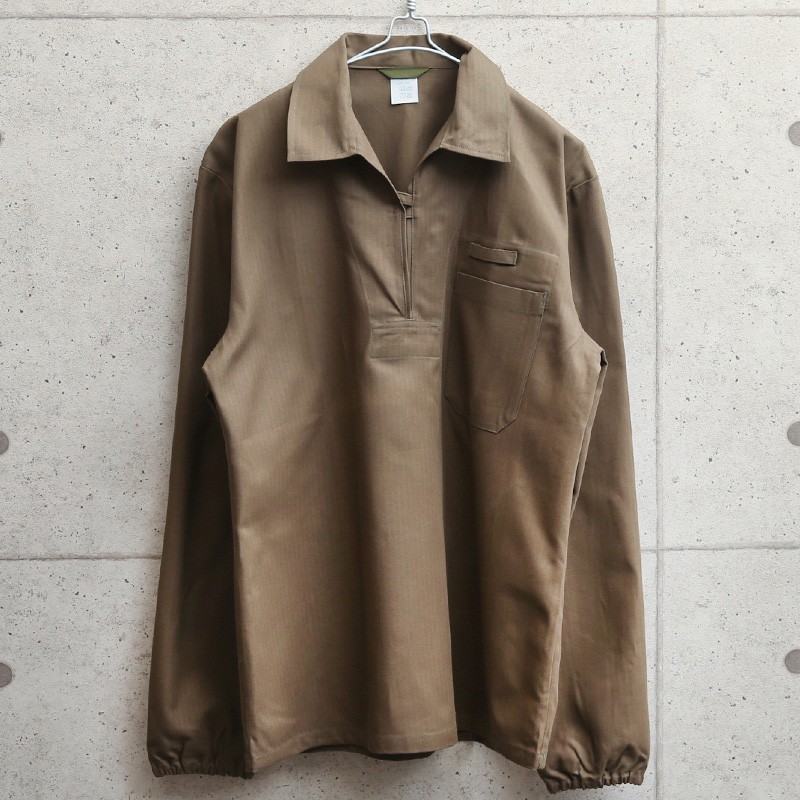 デッドストック NOS チェコ軍 ヘリンボーンツイル プルオーバースモックシャツ チェコ軍 ヘリンボーンツイルプルオーバーシャツ [Dead Stock