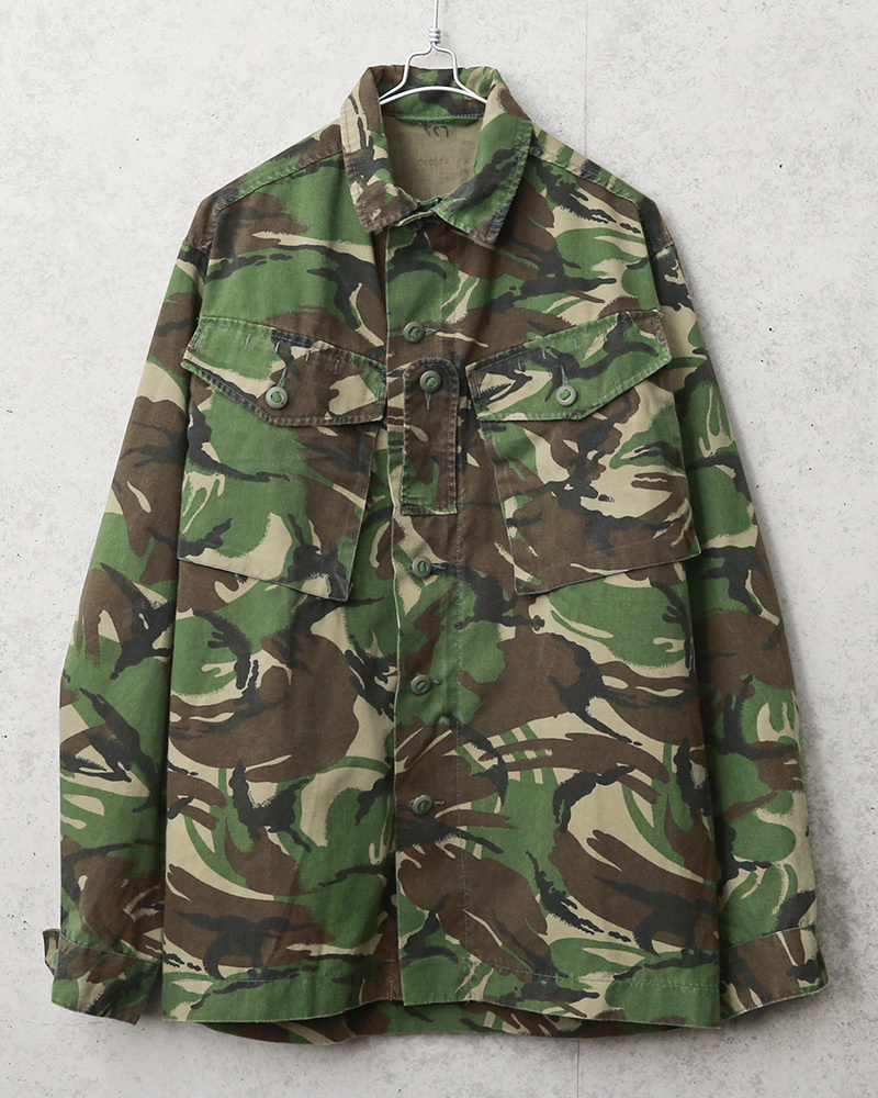 【新品未使用】イギリス軍　迷彩 防風ジャケット 170/88 新品未使用】イギリス軍 迷彩 防風ジャケット 170/88 - メルカリ