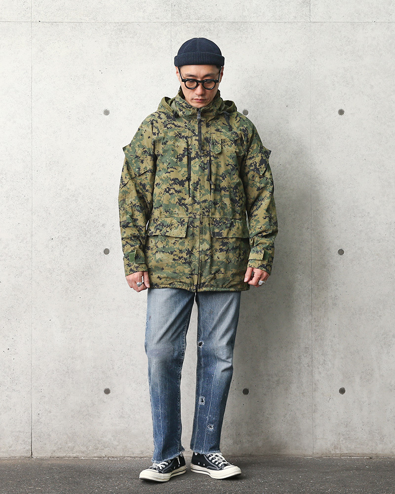 MILITARY 実物 USED 米海兵隊（U.S.M.C.）ECWCS WATERPROOF