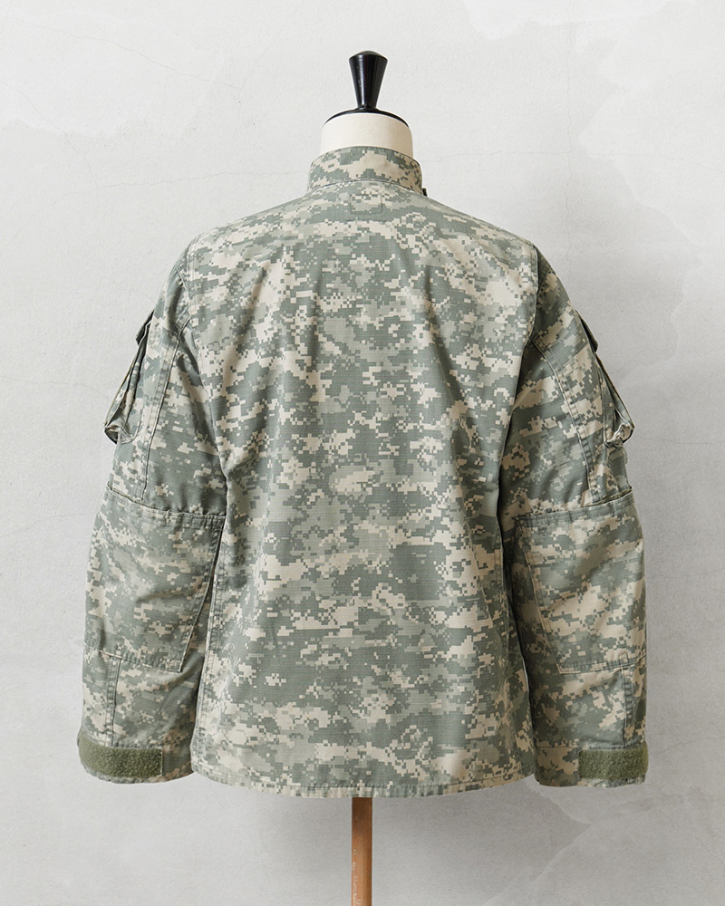 コンバットジャケット　マルチカムワッペン付き!　新品未使用　ARMY　UCP迷彩 221221112.jpg