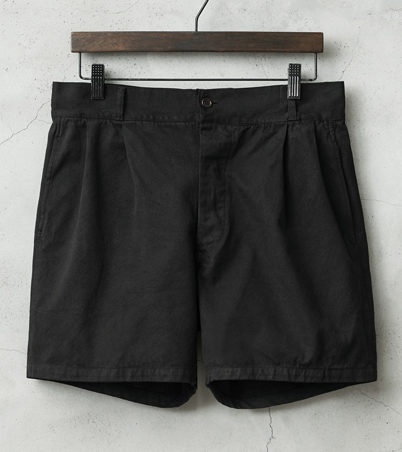 GIORGIO ARMANI コットン100% 黒 ショートパンツ ポケット付き MILITARY（ミリタリー） 実物 新品 デッドストック イタリア軍 70's