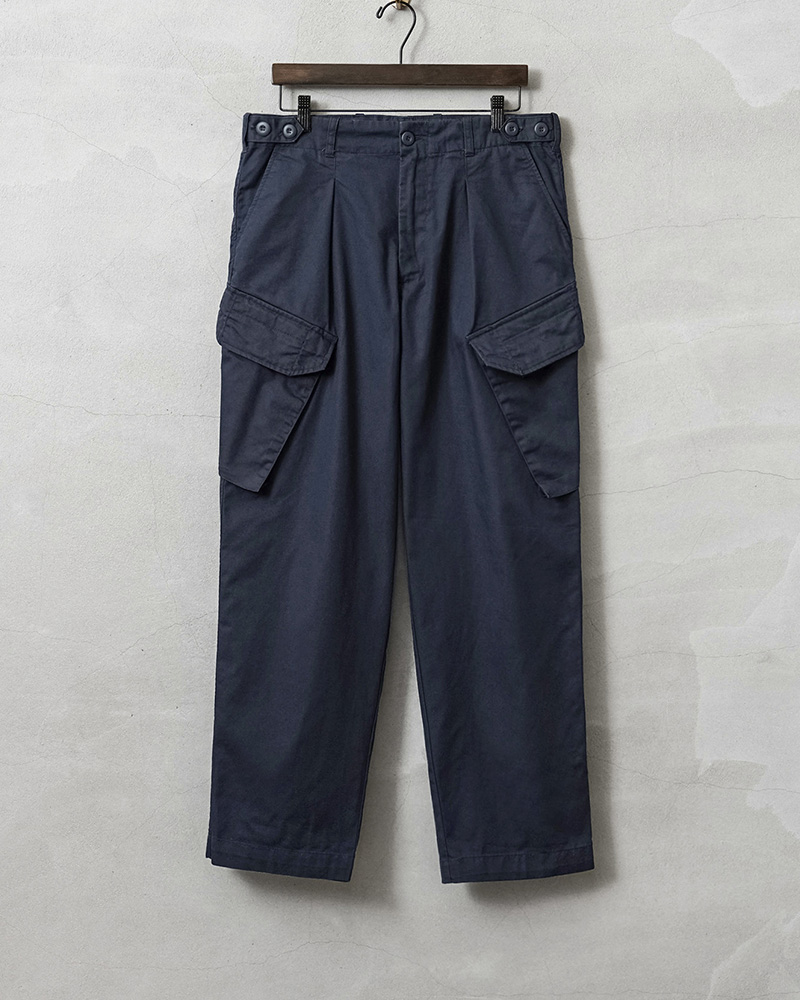 実物　ドイツ軍　ミリタリー ジャケットパンツ　上下セット　サバゲー　ビンテージ 2点セット 迷彩服 上下 サバイバルゲーム サバゲー 装備 メンズ