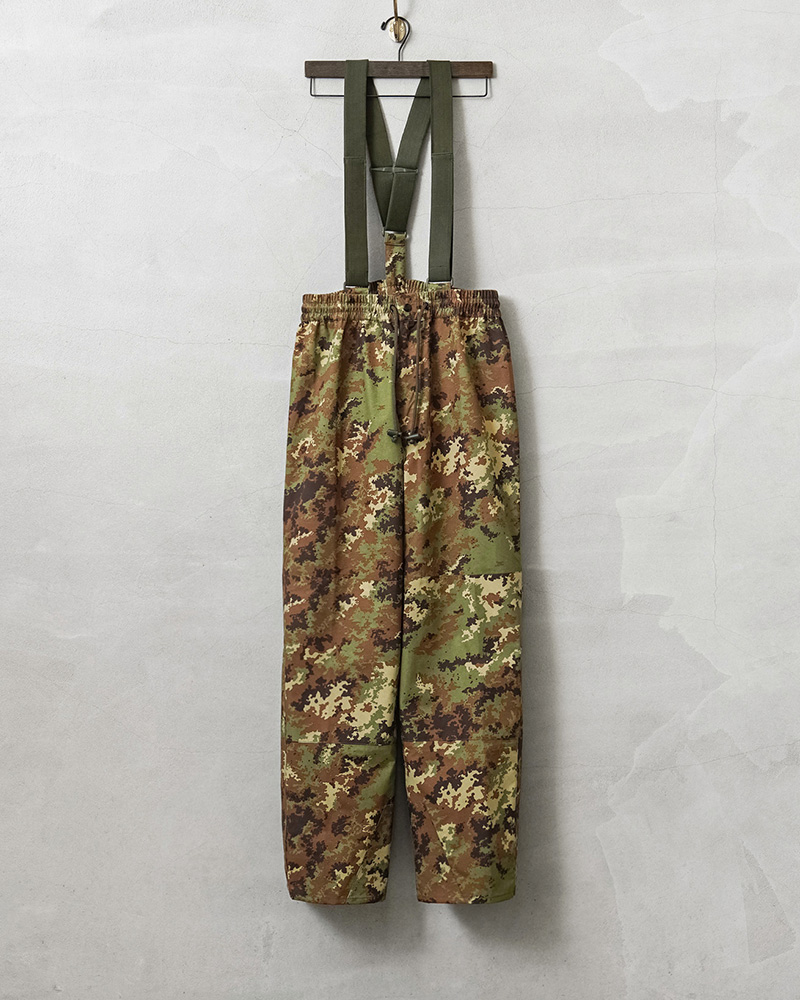 ミリタリー関連 陸・海・空各自衛隊の迷彩服に同化する、戦闘仕様のコンバットソーラー