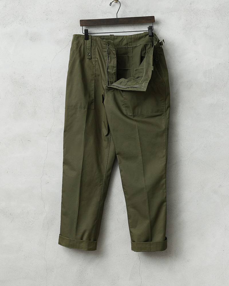 MILITARY（ミリタリー） 実物 新品 デッドストック イギリス軍 ライト