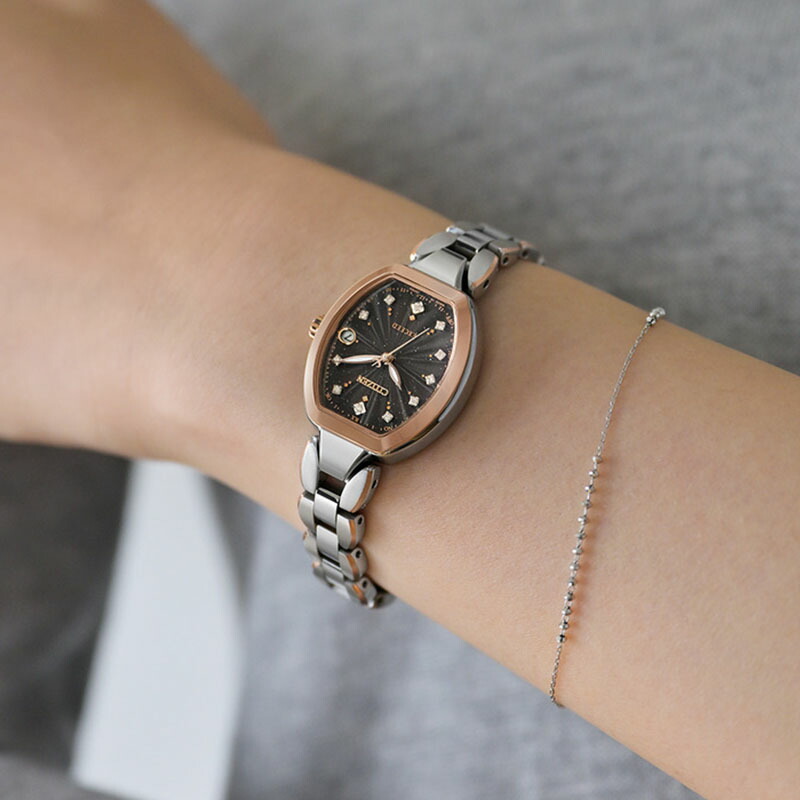 シチズン 腕時計 CITIZEN 時計 エクシード レディース 電波ソーラー クォーツ（電池式）シルバー チタン ベルト ES9485-52E シンプル 人気 おすすめ プレゼントの画像
