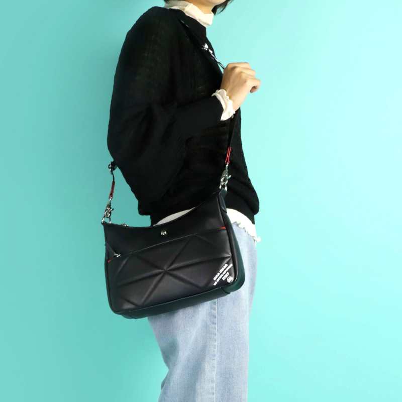 【商品レビューで+5%】ミラミラン 舟形ショルダーバッグ ショルダーバッグ レディース ワンショルダーバッグ 舟形 ブランド MILA MILAN Tetra テトラ 252122 斜め掛けバッグ 肩掛け メンズ 普段使い デイリー タウン 男女兼用 人気 オシャレ カジュアル かわいい 小さめ ロゴ mila milan（ミラ・ミラン） Tetra テトラ 舟形ショルダーバッグ