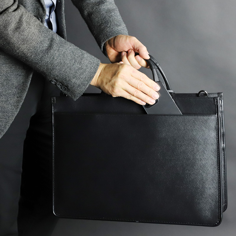 タケオキクチ 定価3万3000円 2WAY 黒　レザービジネスバッグ B4サイズ TAKEO KIKUCHI（タケオキクチ） 限定品 ビジネスバッグ ナビ限定