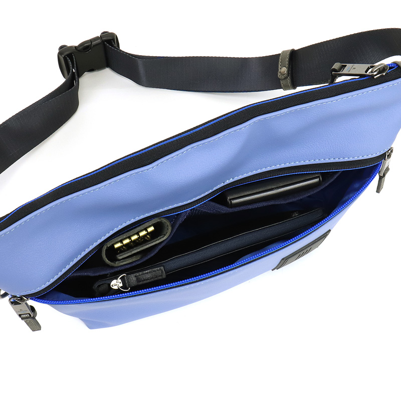 LANVIN en Bleu ランバンオンブルー クレンザ ボディバッグ ワン