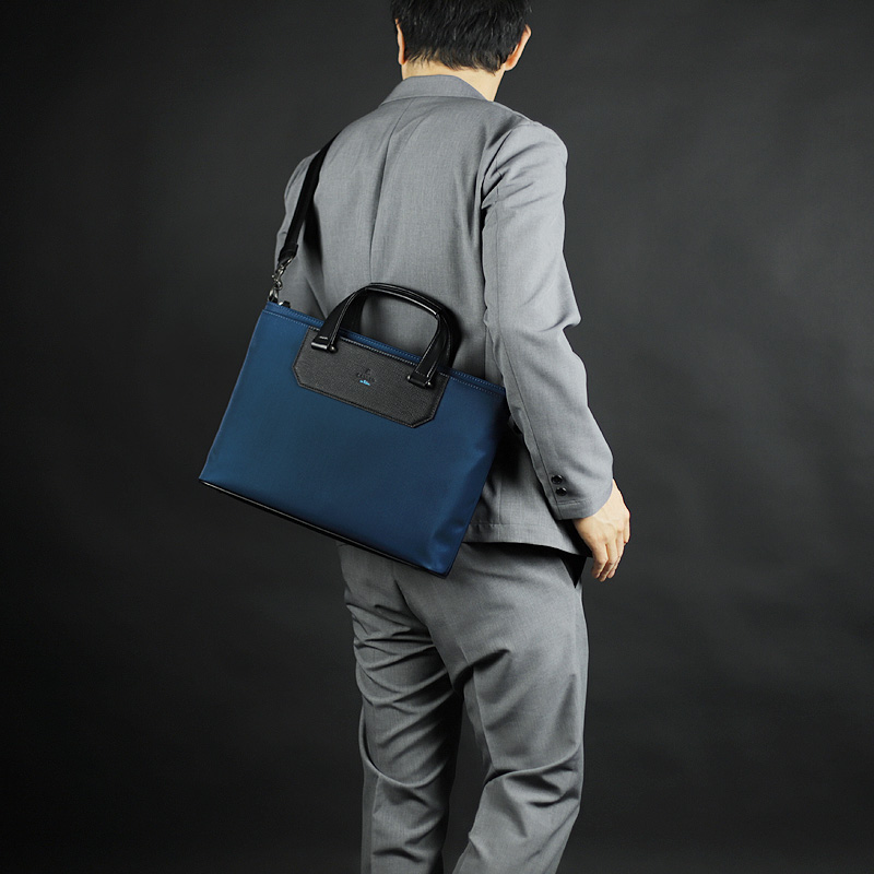 LANVIN en Bleu ランバンオンブルー リッパー ビジネスバッグ