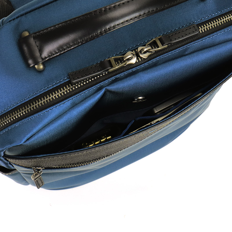LANVIN en Bleu ランバンオンブルー リッパー リュック デイパック リュックサック バックパック ビジネスリュック B4 A4 PC 撥水 軽量 ナイロン 517713 メンズの画像