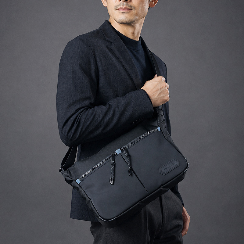 LANVIN en Bleu ランバンオンブルー フレーズ ショルダーバッグ 斜め
