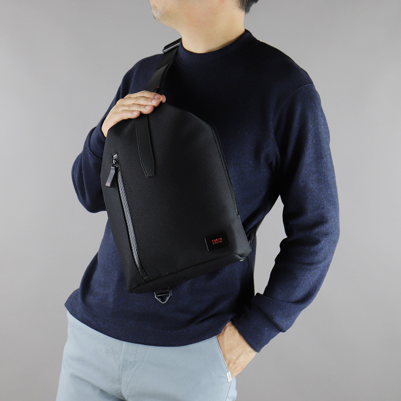 【商品レビュー記入で+5%】タケオキクチ バッグ ボディバッグ メンズ ブランド TAKEO KIKUCHI スウィング 738901 ワンショルダーバッグ 斜め掛けバッグ スリングバッグ A5 ポリエステル コーデュラ 撥水 革付属 軽量 レディース カジュアル オシャレ 人気 正規品 正規販売店 TAKEO KIKUCHI（タケオキクチ） スウィング ボディバッグ ワン