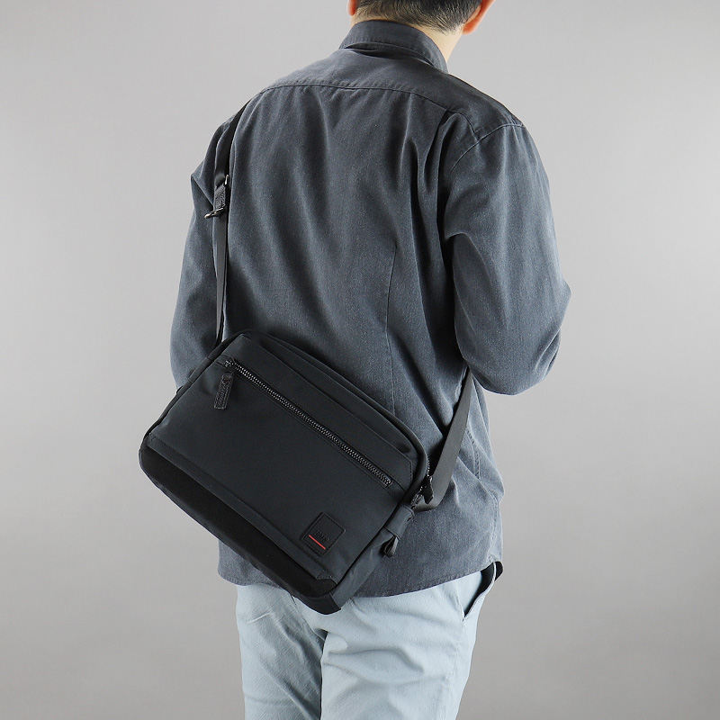 TAKEO KIKUCHI（タケオキクチ） アストン ショルダーバッグ 斜め掛け