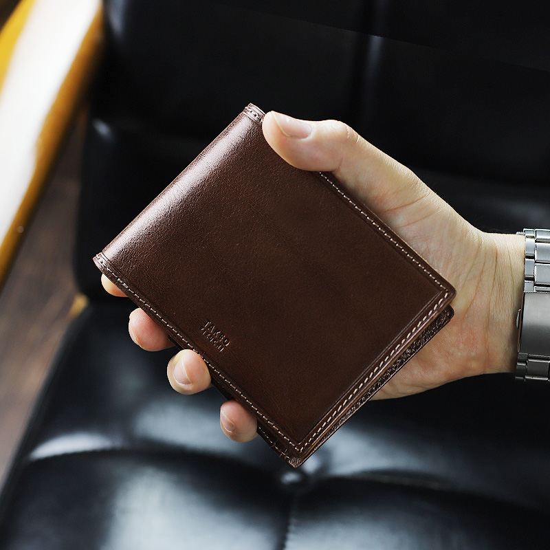 極美品　iTTiブラウン型押しレザー二つ折り財布 TAKEO KIKUCHI（タケオキクチ） イデア 二つ折り財布 小銭入れあり
