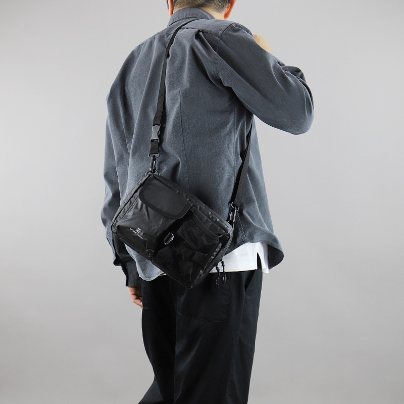 MICHAEL LINNELL（マイケルリンネル） アームズ ミニショルダーバッグ