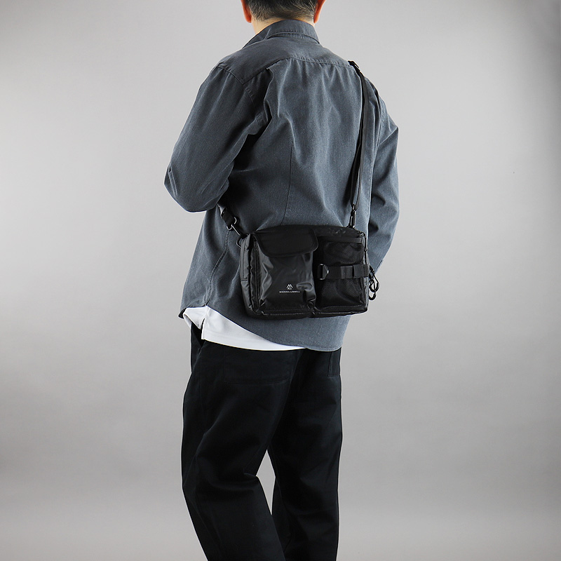 MICHAEL LINNELL（マイケルリンネル） アームズ ミニショルダーバッグ