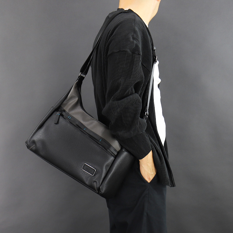 NICOLE（ニコル） リープス ショルダーバッグ 舟形ショルダーバッグ