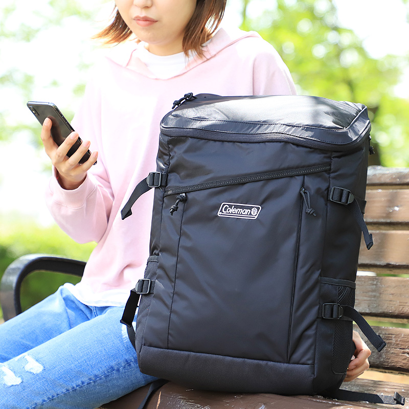 【NEW】コールマン　ウォーカースクエアバックパック(BK) ウォーカースクエアバックパック (ブラック)の通販｜キャンプ