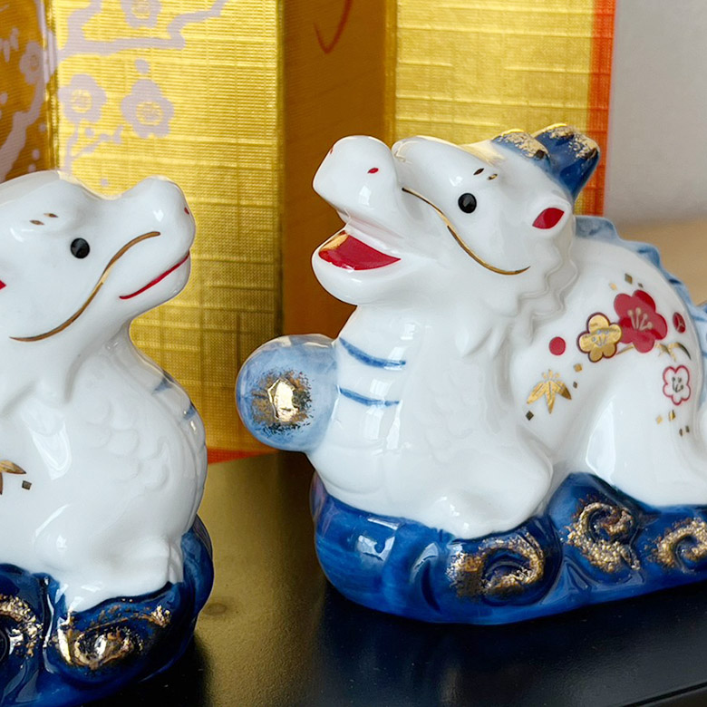 干支 置物 薬師窯 染錦招福辰（阿吽） 61 たつ 干支の辰置物 龍 干支