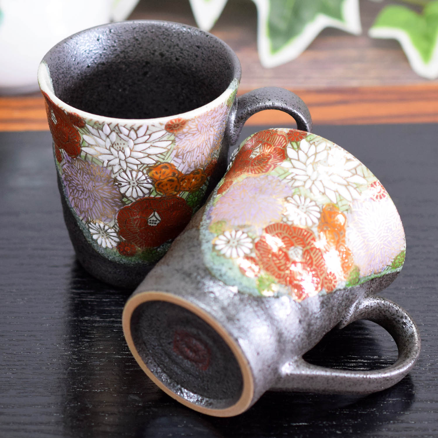 ‼️高級品‼️九谷焼　コーヒーカップ　秋草　ペア 名入れできます】九谷焼 ”ペアマグカップ” 「色十草」 【ラッピング