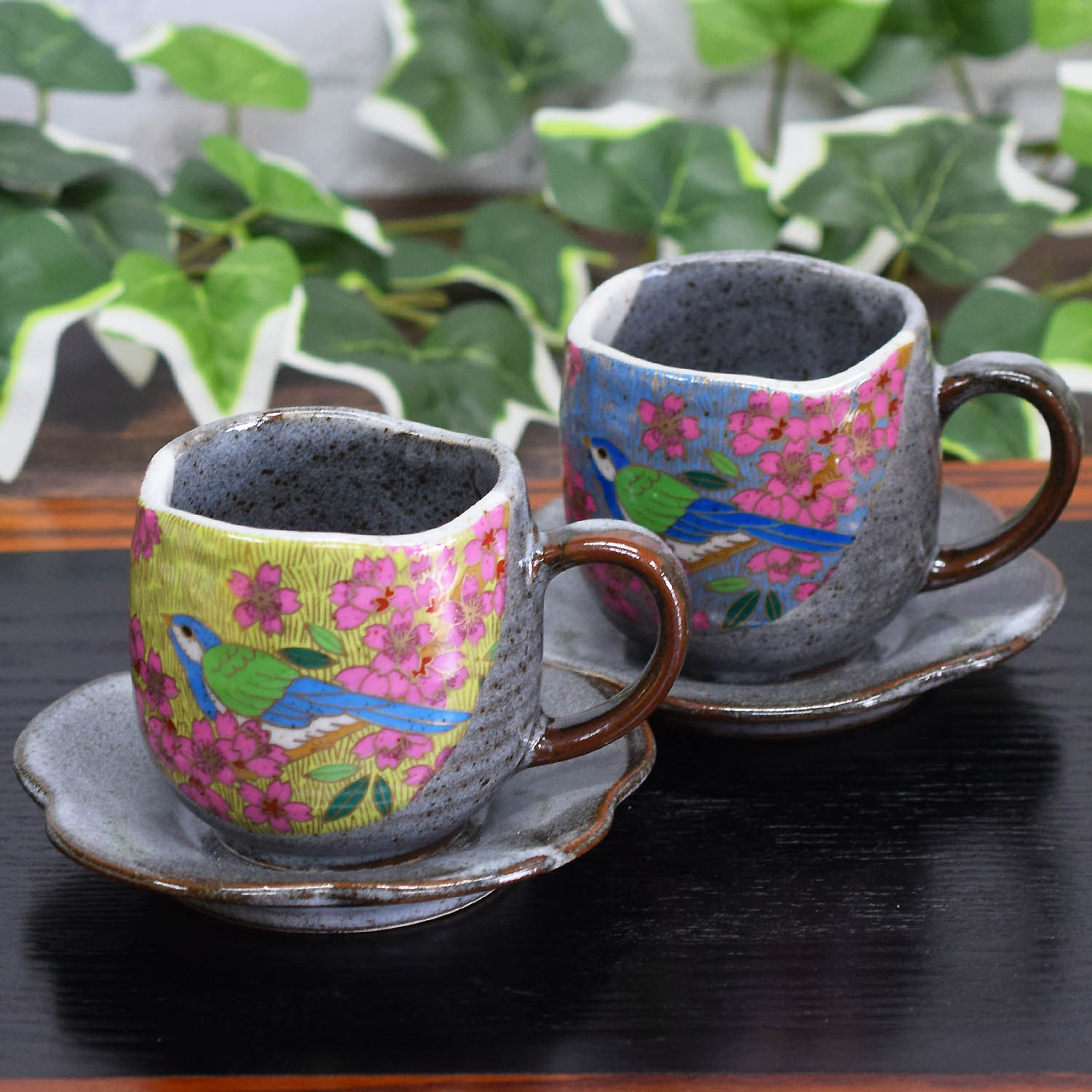 【希少】九谷焼 1000クレーン 鶴 カップ ソーサー 2プレート セット 九谷焼 結婚祝い プレゼント 食器 ペア コーヒーカップ セット 金桜花