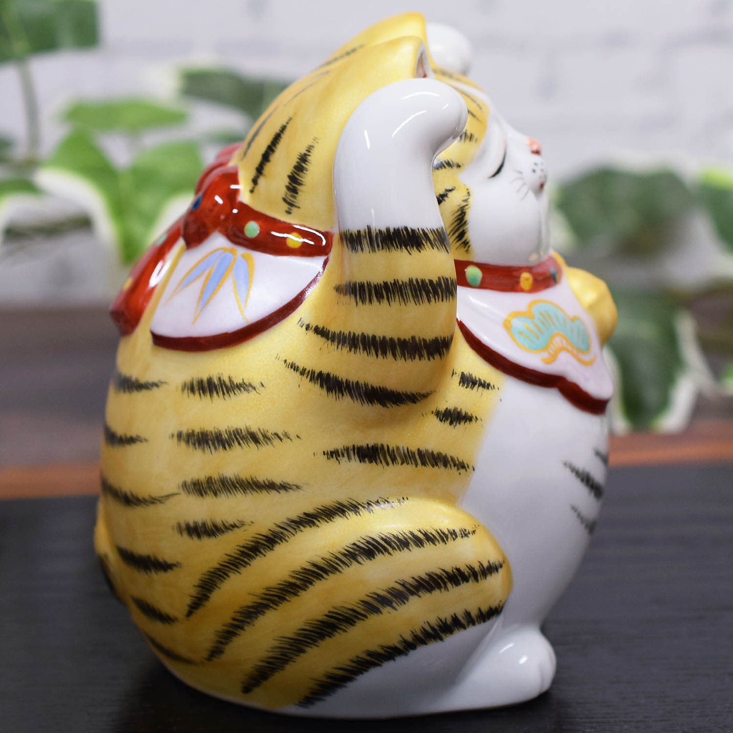 九谷焼 招き猫 置物 金彩 商売繁盛　良縁 開店祝い 高さ59㎝ 九谷焼 開運 招き猫 置物 両手上げ招き猫 金彩 開店祝い 誕生日