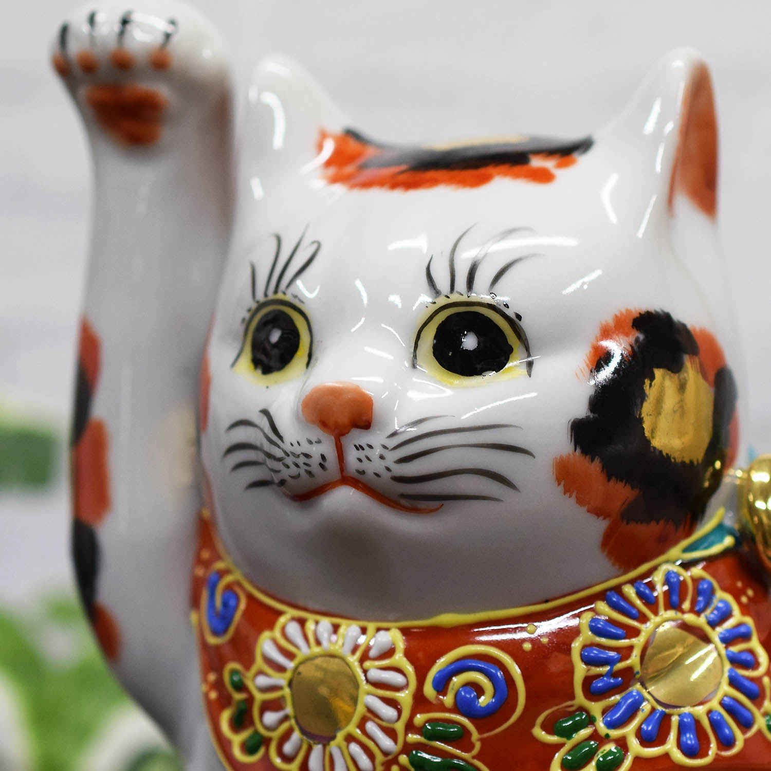 九谷焼 開運 招き猫 置物 6号 右手招き猫 金三毛 開店祝い 誕生日